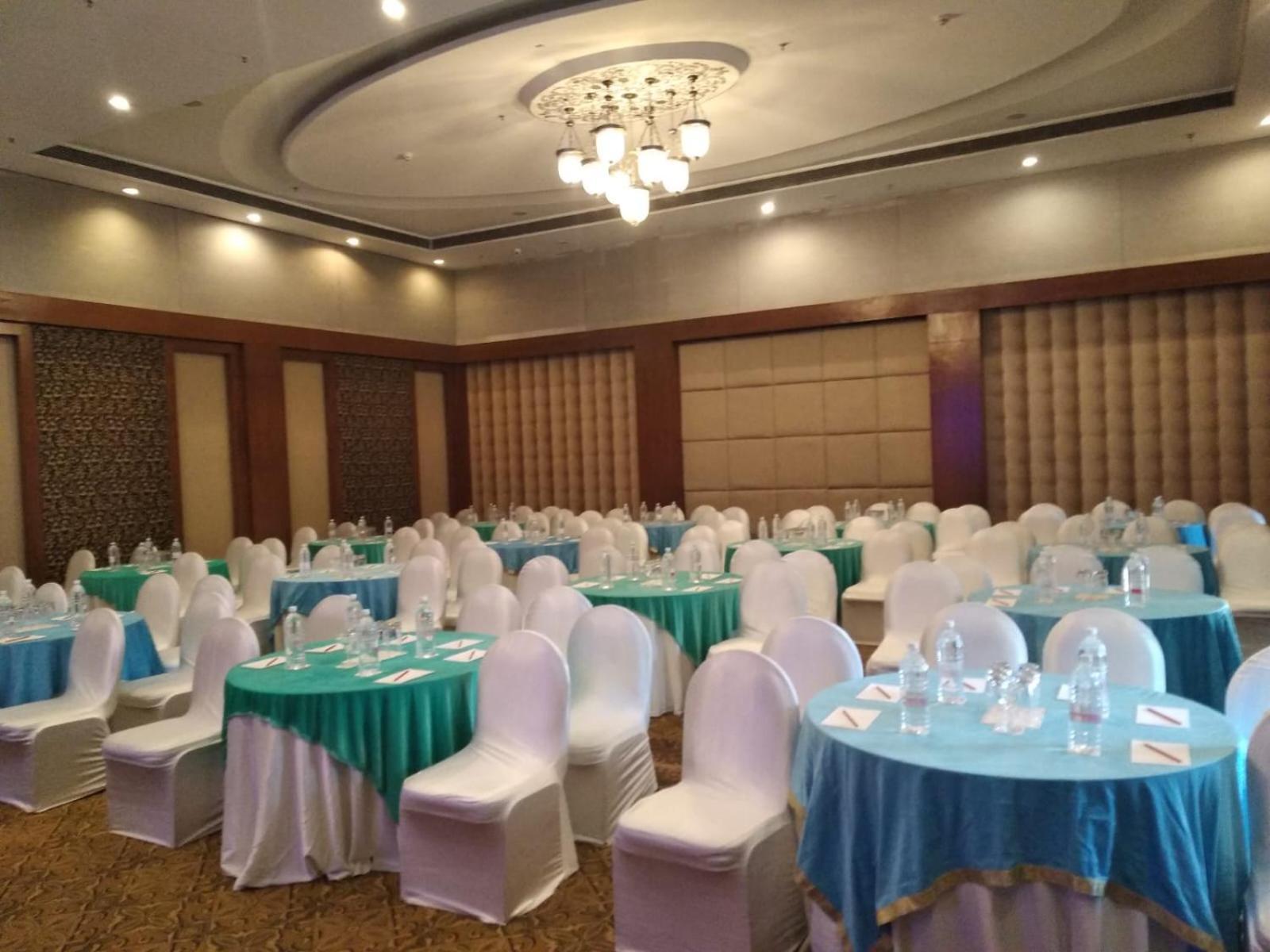 Ramada Udaipur Resort&Spa Bagian luar foto